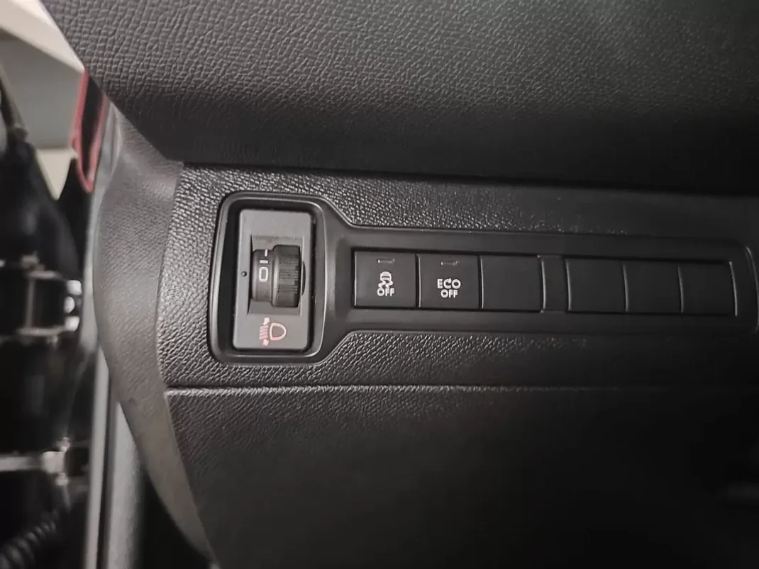 Peugeot 308 2014 - 9350 EUR, 207000 km - AUTO.MOTO.pt - 207000km - foto 24 de 34