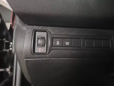 Peugeot 308 2014 - 9350 EUR, 207000 km - AUTO.MOTO.pt - 207000km - foto 24 de 34