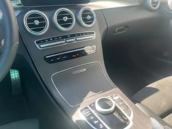 Mercedes-Benz C 300 2021 - 29990 EUR, 166000 km - AUTO.MOTO.pt - 166000km - foto 7 de 16