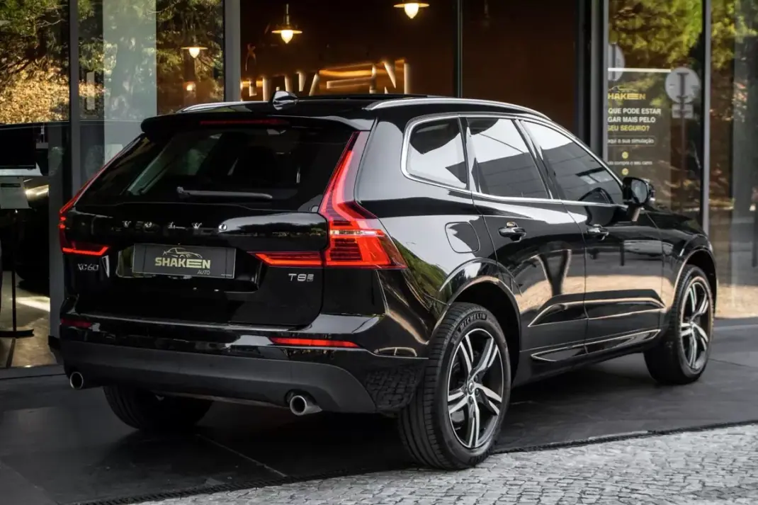 Volvo XC 60 2020 - 27990 EUR, 176734 km - 176734km - foto 4 de 37