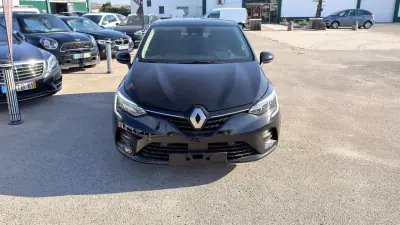 Renault Clio 2023 - 14600 EUR, 39247 km - foto 4 de 16