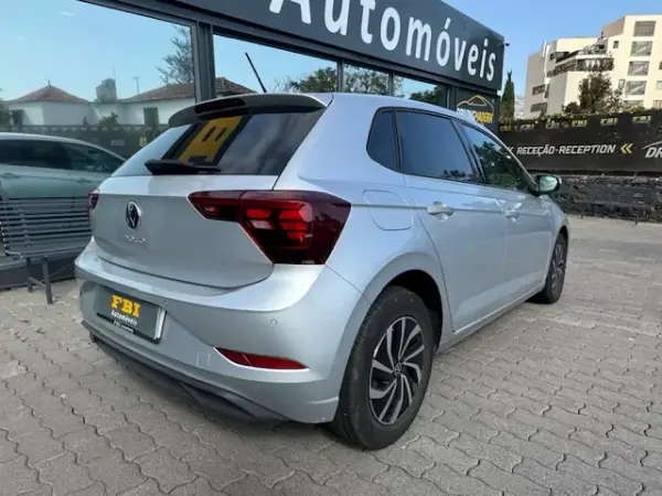 Volkswagen Polo 2023 - 21900 EUR, 67501 km - AUTO.MOTO.pt - 67501km - foto 8 de 12