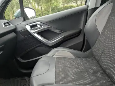 Peugeot 2008 2015 - 10990 EUR, 100000 km - 100000km - foto 14 de 14