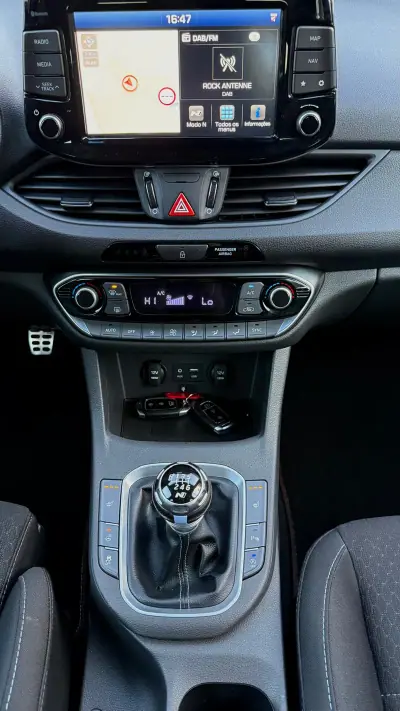 Hyundai i30 N 2019 - 27900 EUR, 126000 km - AUTO.MOTO.pt - 126000km - foto 9 de 21