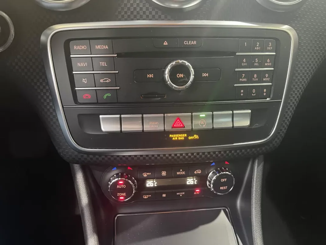 Mercedes-Benz A 200 2016 - 18450 EUR, 188000 km - AUTO.MOTO.pt - 188000km - foto 35 de 42