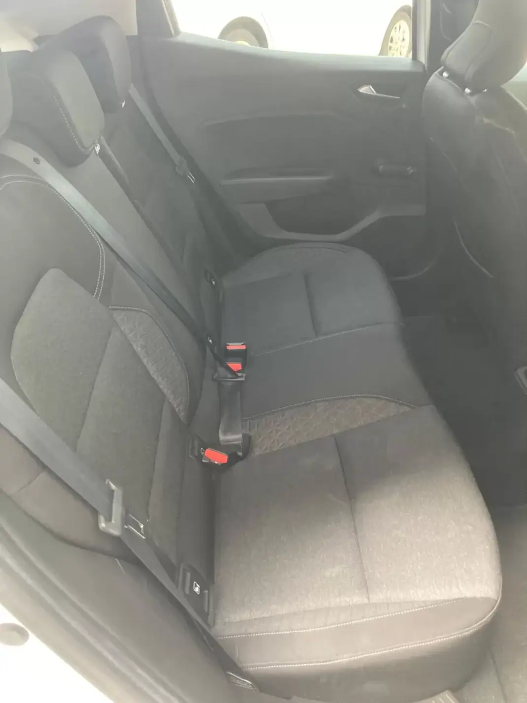 Renault Clio 2020 - 13890 EUR, 145621 km - AUTO.MOTO.pt - 145621km - foto 17 de 20