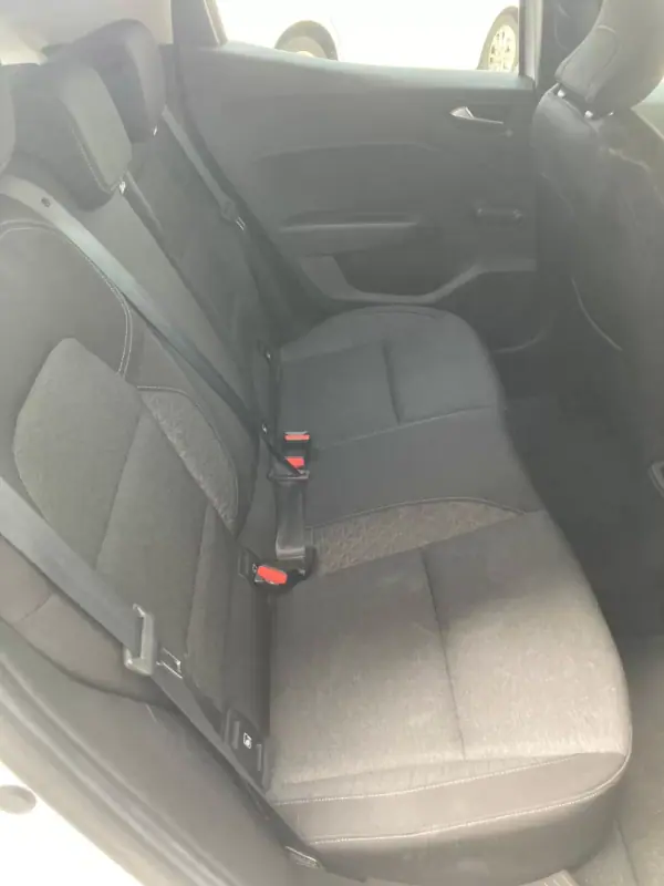 Renault Clio 2020 - 13890 EUR, 145621 km - AUTO.MOTO.pt - 145621km - foto 17 de 20
