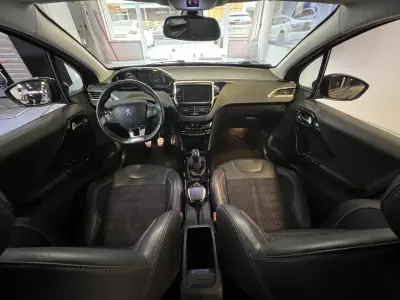 Peugeot 2008 2017 - 10990 EUR, 95000 km - 95000km - foto 6 de 43