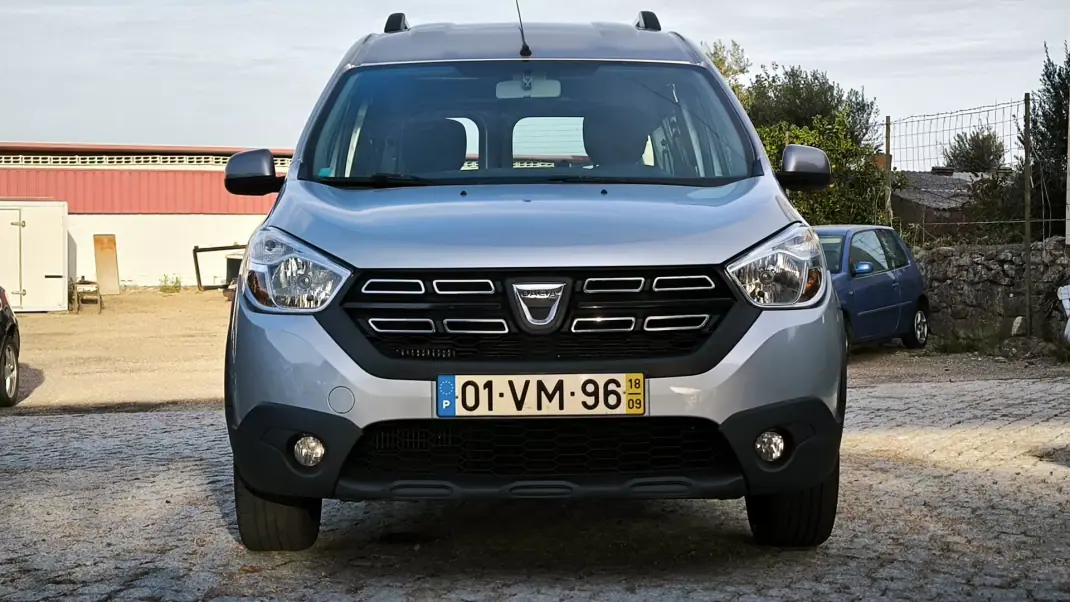 Dacia Dokker 2018 - 10950 EUR, 125000 km - AUTO.MOTO.pt - 125000km - foto 7 de 11
