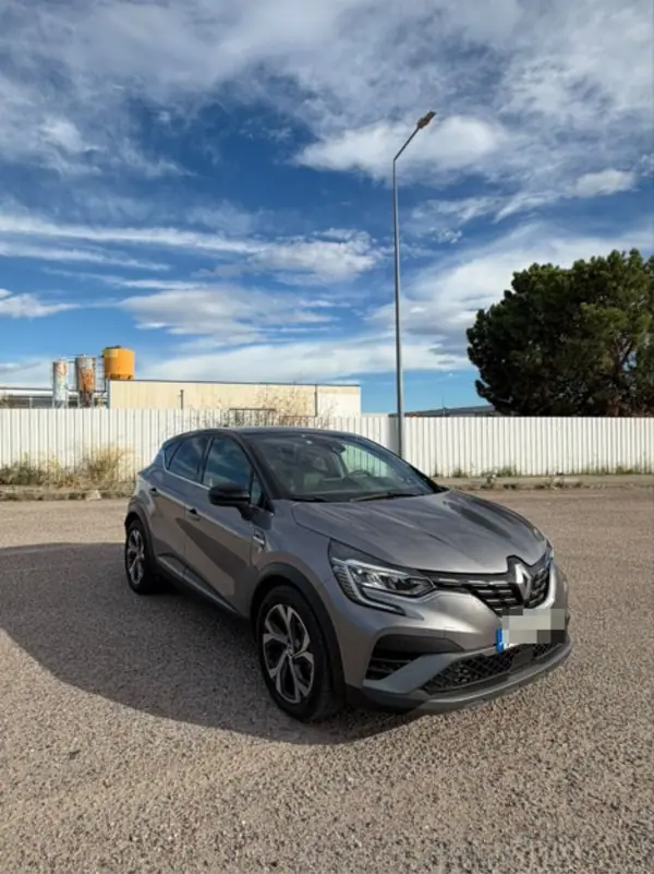 Renault Captur 2022 — foto 2 de 14