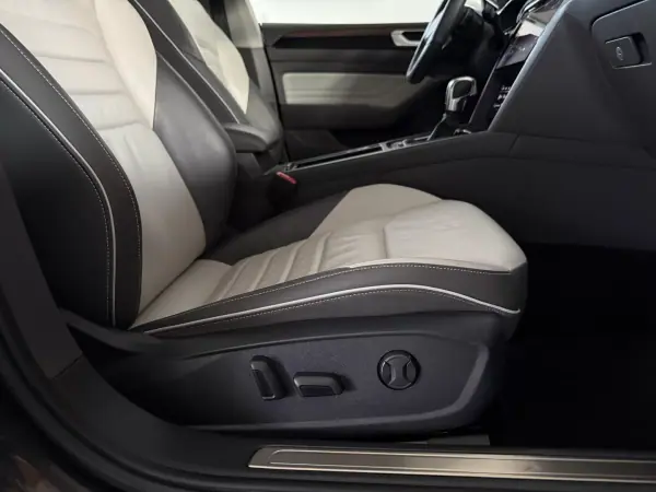 Volkswagen Arteon Shooting Brake 2021 - 23500 EUR, 168600 km - AUTO.MOTO.pt - 168600km - foto 41 de 144