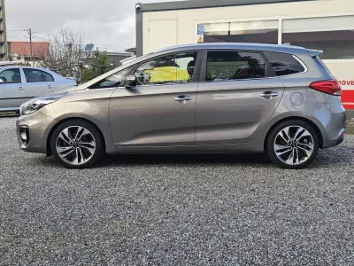 Kia Carens 2018 - 17500 EUR, 138200 km - AUTO.MOTO.pt - 138200km - foto 7 de 63