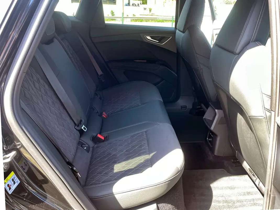 Audi Q4 Sportback e-tron 2022 - 41000 EUR, 54000 km - AUTO.MOTO.pt - 54000km - foto 20 de 28