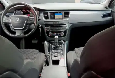 Peugeot 508 SW 2012 - 9900 EUR, 259271 km - AUTO.MOTO.pt - 259271km - foto 10 de 18