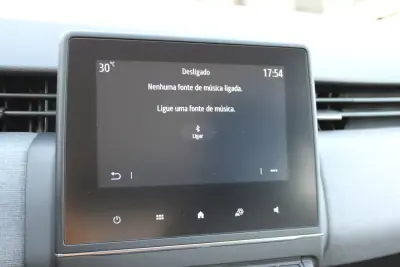 Renault Clio 2024 - 18750 EUR, 1753 km - AUTO.MOTO.pt - 1753km - foto 13 de 22