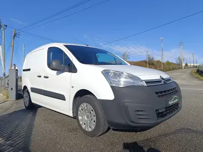Citroën BERLINGO 3 LUGARES 2017 - 9000 EUR, 220000 km - AUTO.MOTO.pt - 220000km - foto 10 de 30