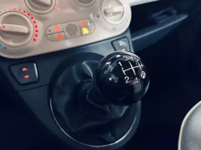 Fiat 500 2015 - 10900 EUR, 127625 km - AUTO.MOTO.pt - 127625km - foto 18 de 29