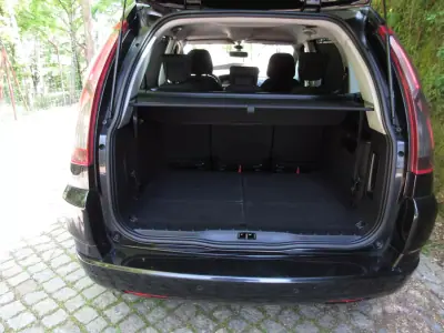 Citroën C4 Grand Picasso 2010 - 3490 EUR, 330000 km - AUTO.MOTO.pt - 330000km - foto 22 de 40