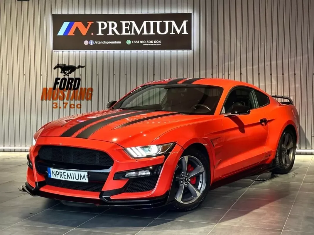 Ford Mustang 2015 - 49990 EUR, 122000 km - AUTO.MOTO.pt - 122000km - foto 1 de 54