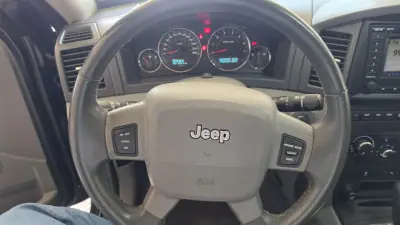 Jeep Grand Cherokee 2005 - 19900 EUR, 267367 km - 267367km - foto 39 de 52