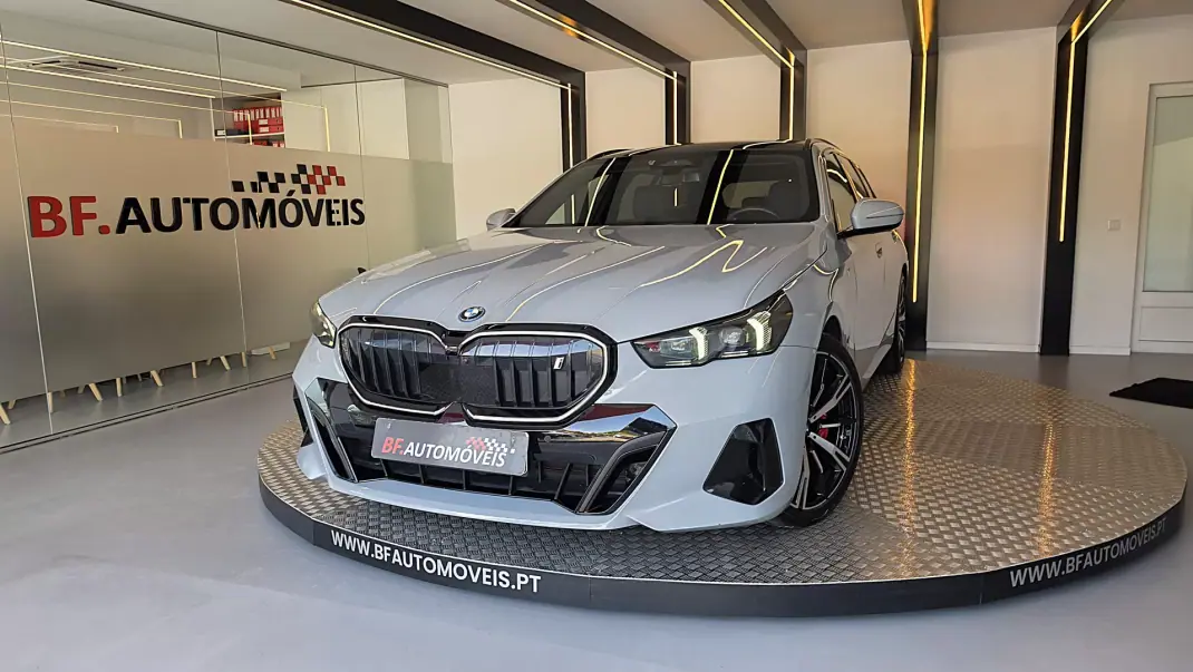 BMW i5 2024 - 52900 EUR, 121823 km - AUTO.MOTO.pt - 121823km - foto 1 de 57