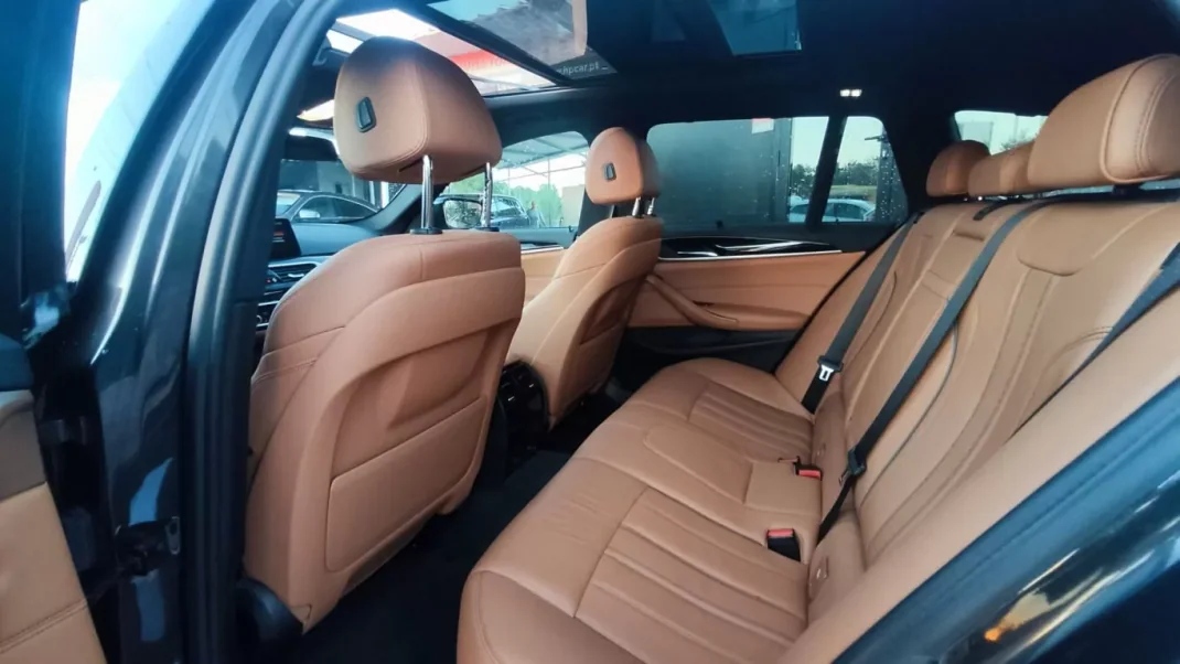 BMW 520 2018 - 29990 EUR, 130000 km - AUTO.MOTO.pt - 130000km - foto 3 de 43