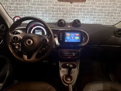 Smart ForFour 2018 - 11990 EUR, 58000 km - AUTO.MOTO.pt - 58000km - foto 16 de 18