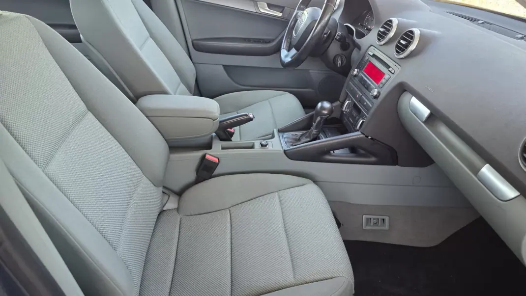 Audi A3 Sportback 2009 - 12990 EUR, 176000 km - AUTO.MOTO.pt - 176000km - foto 21 de 25