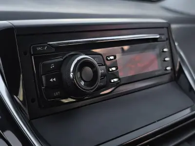 Peugeot 206 1.4 HDI KIT XS 2015 - 7450 EUR, 164000 km - AUTO.MOTO.pt - 164000km - foto 24 de 29