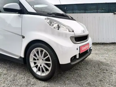 Smart ForTwo Coupé 2009 - 5250 EUR, 180773 km - AUTO.MOTO.pt - 180773km - foto 11 de 23