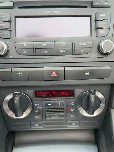 Audi A3 Cabrio 2008 - 8000 EUR, 340000 km - 340000km - foto 12 de 15