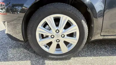 Toyota Yaris 2010 - 8700 EUR, 69707 km - AUTO.MOTO.pt - 69707km - foto 15 de 35