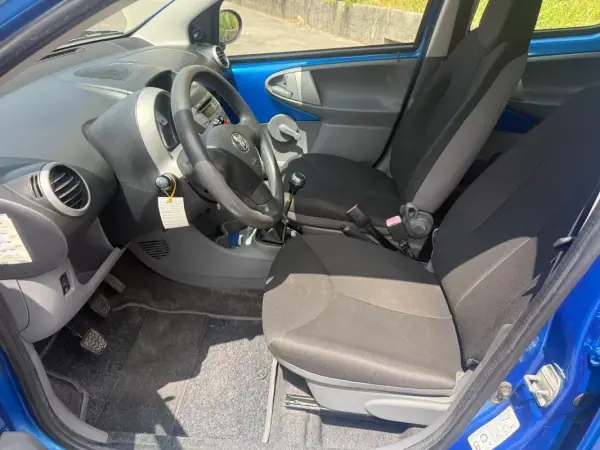 Toyota Aygo 2010 - 5490 EUR, 149000 km - AUTO.MOTO.pt - 149000km - foto 7 de 25