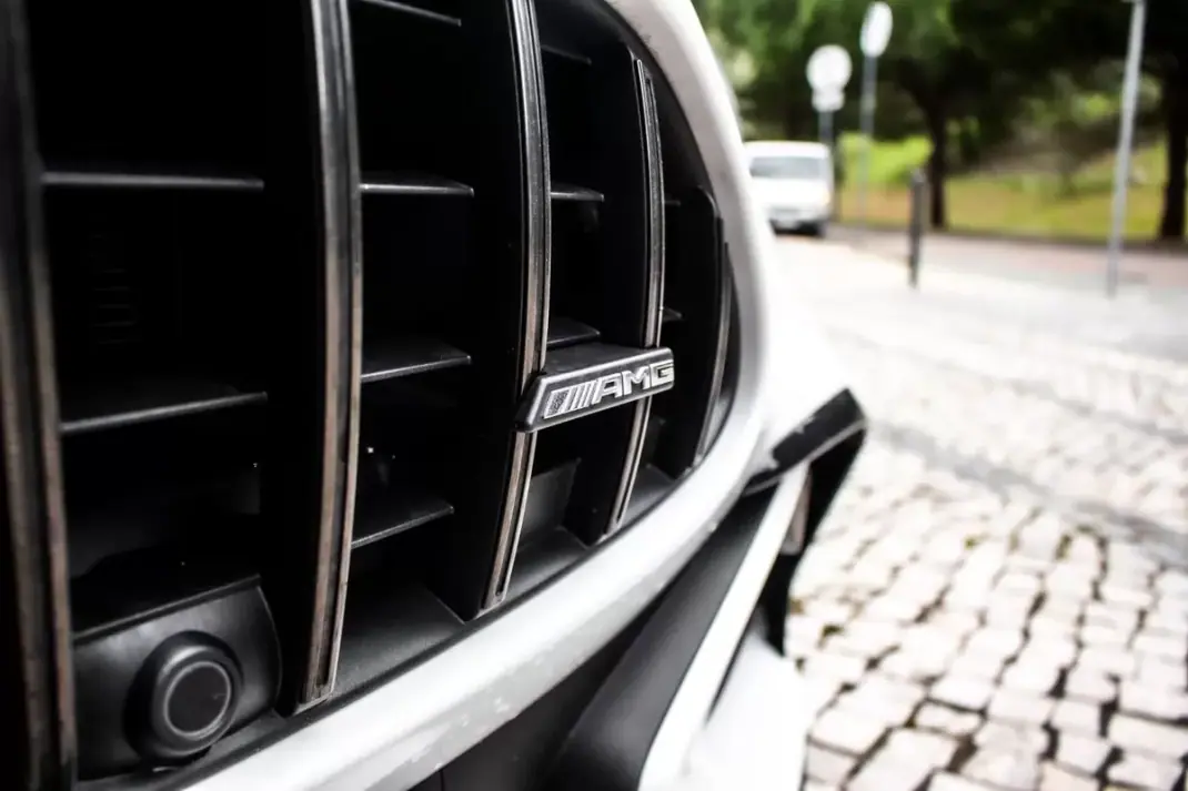 Mercedes-Benz C 63 AMG 2024 - 99450 EUR, 46345 km - AUTO.MOTO.pt - 46345km - foto 9 de 50
