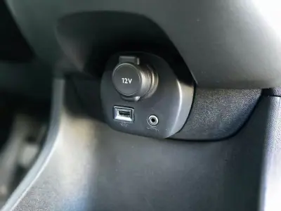 Peugeot 108 2014 - 6750 EUR, 58030 km - AUTO.MOTO.pt - 58030km - foto 17 de 28