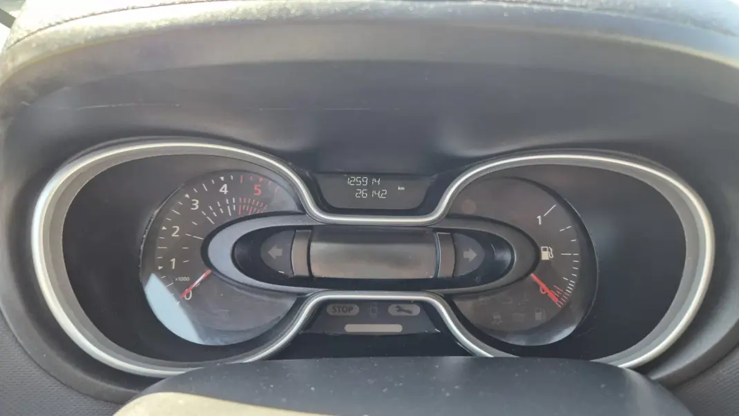 Renault Trafic 2.0 DCI L2 H1 2019 - 24900 EUR, 125914 km - AUTO.MOTO.pt - 125914km - foto 15 de 20