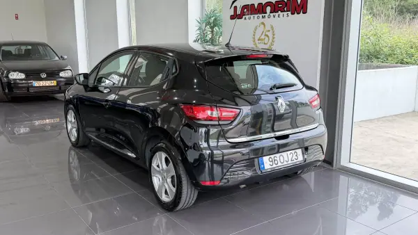 Renault Clio 2014 - 7900 EUR, 161121 km - AUTO.MOTO.pt - 161121km - foto 2 de 23