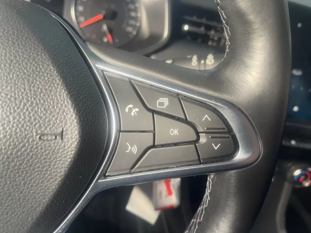 Renault Clio 2019 - 14480 EUR, 30000 km - AUTO.MOTO.pt - 30000km - foto 46 de 50