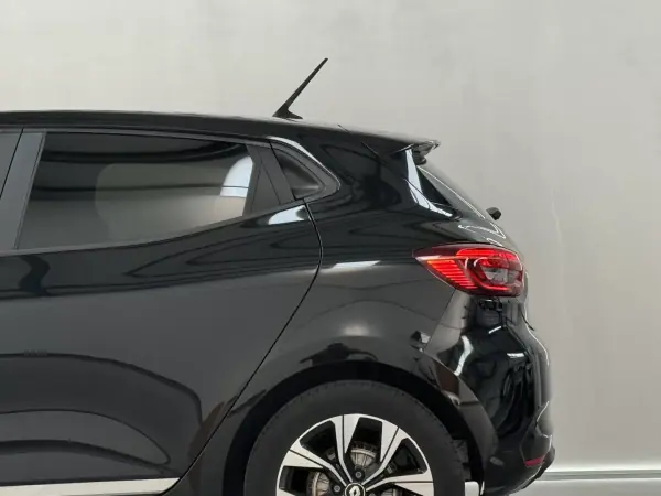 Renault Clio 2023 - 17990 EUR, 41700 km - AUTO.MOTO.pt - 41700km - foto 9 de 15