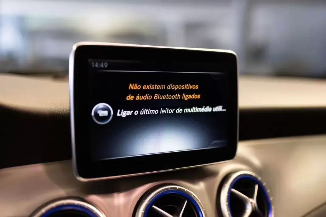 Mercedes-Benz CLA 220 2015 - 20490 EUR, 182000 km - AUTO.MOTO.pt - 182000km - foto 26 de 29