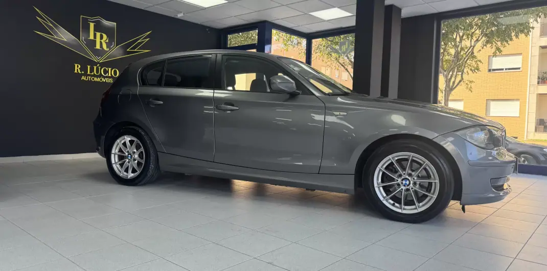 BMW 118 2010 - 9500 EUR, 241971 km - AUTO.MOTO.pt - 241971km - foto 5 de 28