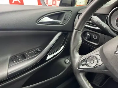 Opel Astra Sports Tourer 2018 - 12990 EUR, 162850 km - AUTO.MOTO.pt - 162850km - foto 19 de 23