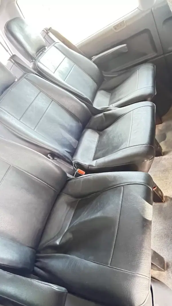 Mercedes-Benz Vito 2000 - 3900 EUR, 121000 km - AUTO.MOTO.pt - 121000km - foto 6 de 10