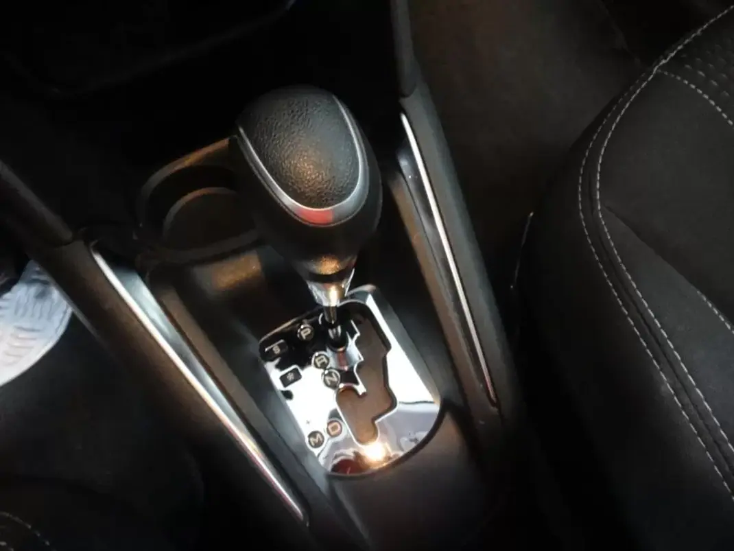 Peugeot 208 2019 - 11490 EUR, 71000 km - 71000km - foto 15 de 24