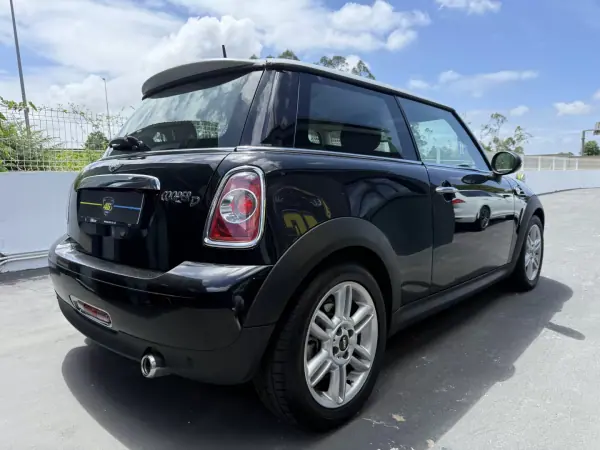 MINI Cooper 2012 - 8750 EUR, 212000 km - AUTO.MOTO.pt - 212000km - foto 8 de 17