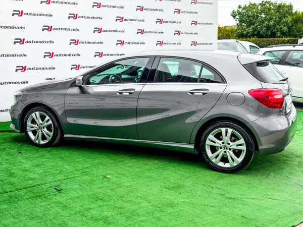 Mercedes-Benz A 180 2018 - 17990 EUR, 105300 km - AUTO.MOTO.pt - 105300km - foto 7 de 20