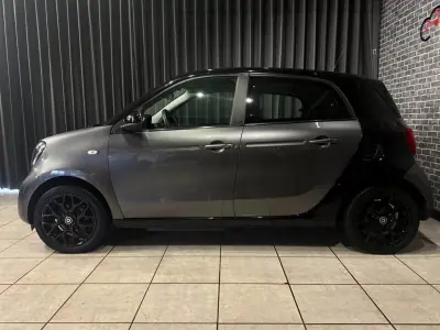Smart ForFour 2018 - 11990 EUR, 58000 km - AUTO.MOTO.pt - 58000km - foto 3 de 18