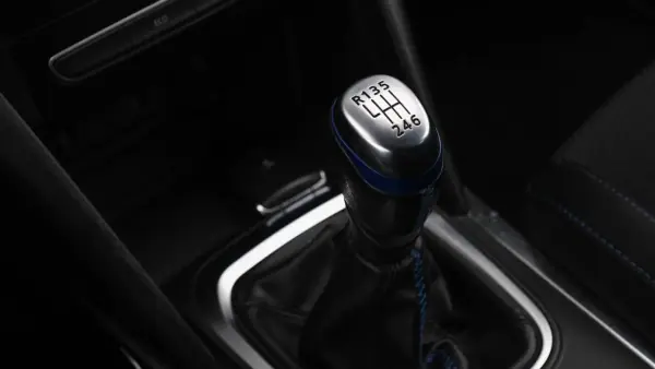 Renault Mégane Sport Tourer 2019 - 16300 EUR, 123000 km - AUTO.MOTO.pt - 123000km - foto 13 de 30