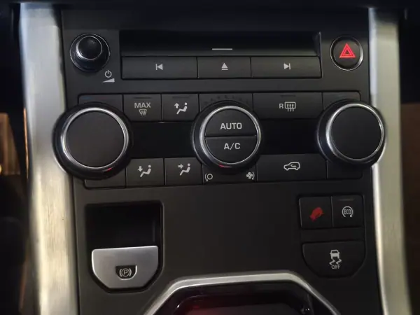 Land Rover Range Rover Evoque 2015 - 20990 EUR, 167316 km - AUTO.MOTO.pt - 167316km - foto 22 de 31