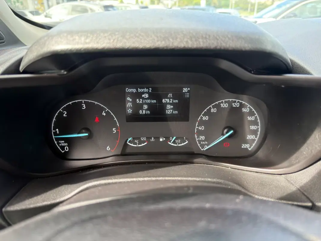 Ford Transit Connect 2018 - 12990 EUR, 152000 km - AUTO.MOTO.pt - 152000km - foto 17 de 20